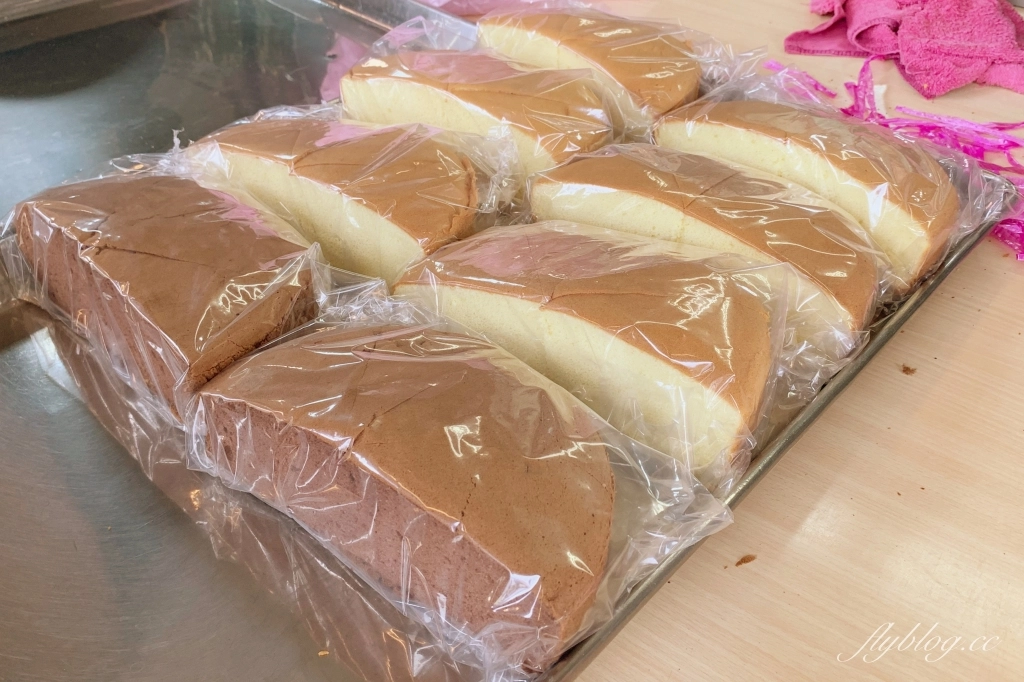 台中西區|滋養蛋糕烘焙坊.向上市場45年歷史的古早味蛋糕,百元有找的銅板美食 @飛天璇的口袋 台中西區|滋養蛋糕烘焙坊.向上市場45年歷史的古早味蛋糕,百元有找的銅板美食 @飛天璇的口袋