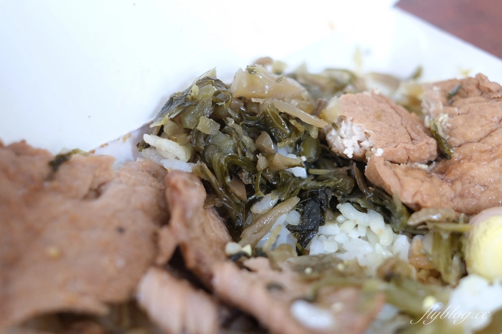 苗栗頭份｜圓光排肉餐盒，在地超過50年，國光客運旁的便當店，吃的是一種懷舊和氛圍 @飛天璇的口袋