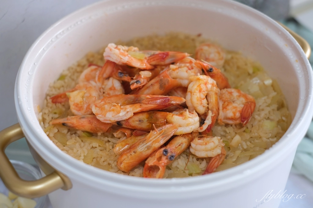 蒜香蝦蝦飯做法｜一鍋到底的蒜香蝦蝦飯食譜，重懷碳佐麻里石燒蒜香飯的好味道 @飛天璇的口袋