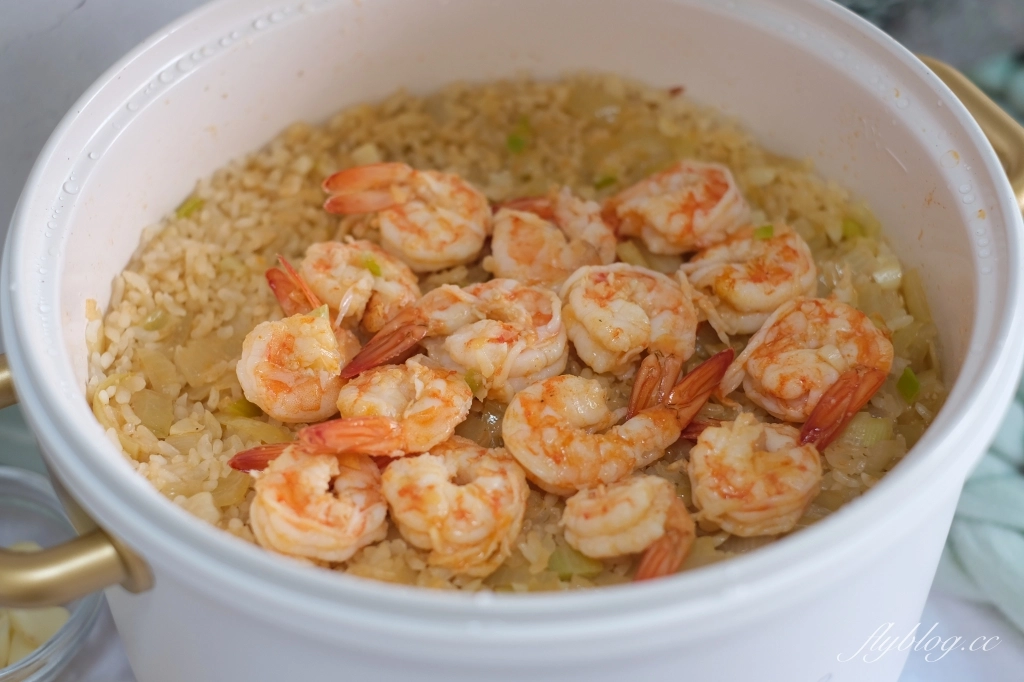 蒜香蝦蝦飯做法｜一鍋到底的蒜香蝦蝦飯食譜，重懷碳佐麻里石燒蒜香飯的好味道 @飛天璇的口袋