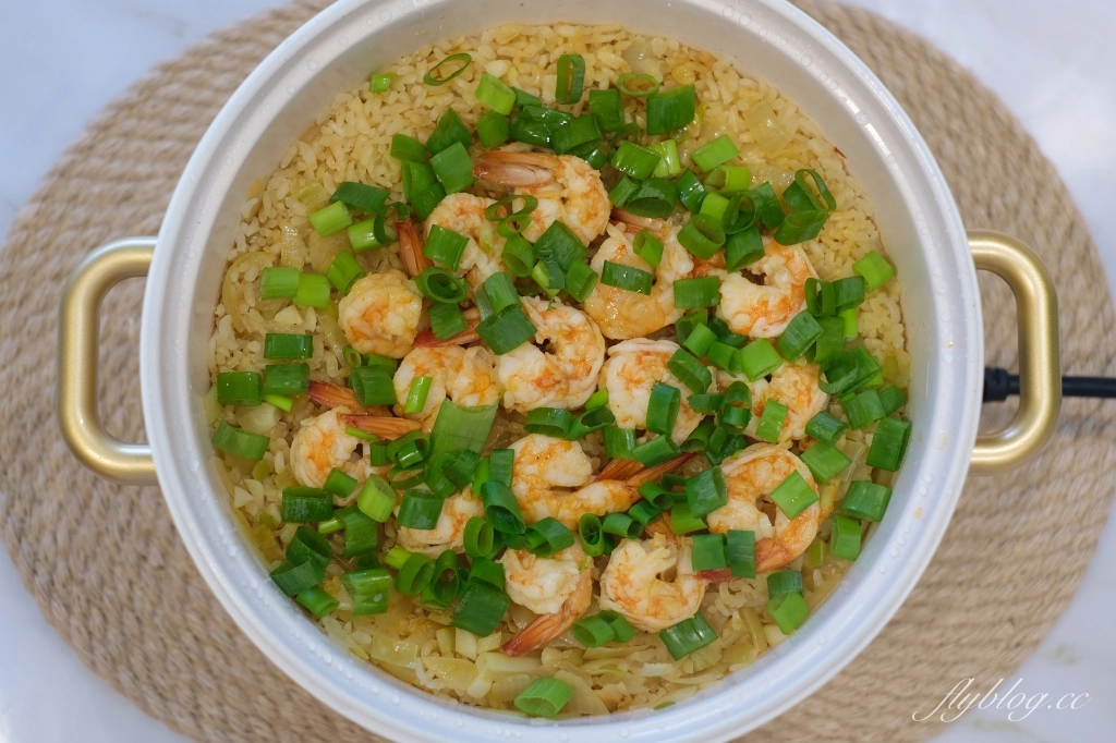 蒜香蝦蝦飯做法｜一鍋到底的蒜香蝦蝦飯食譜，重懷碳佐麻里石燒蒜香飯的好味道 @飛天璇的口袋