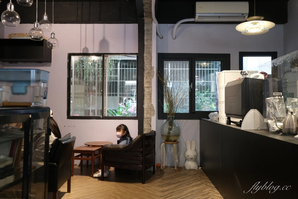 台中西區｜若草甜點店，隱身模範街商圈裡的甜點店，沒有招牌在IG卻是超人氣 @飛天璇的口袋