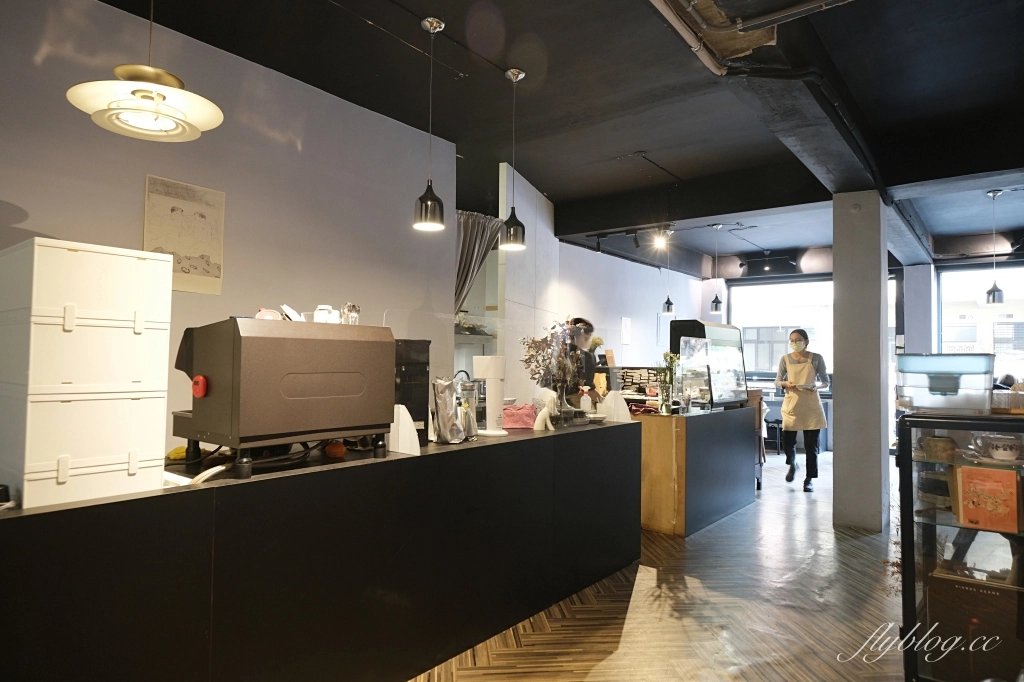 台中西區｜若草甜點店，隱身模範街商圈裡的甜點店，沒有招牌在IG卻是超人氣 @飛天璇的口袋