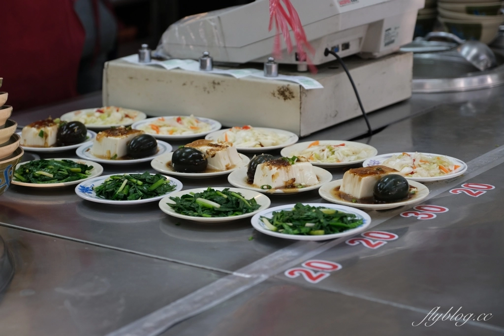 台南麻豆｜阿蘭碗粿，麻道交流道下去就到，遠近馳名的台南碗糕蘭 @飛天璇的口袋