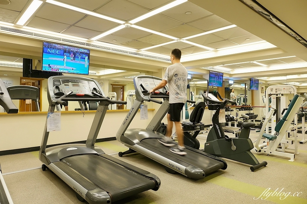 台北中正｜台北凱撒大飯店，台北車站正對面，樓下就是捷運站，交通便利美食林立 @飛天璇的口袋