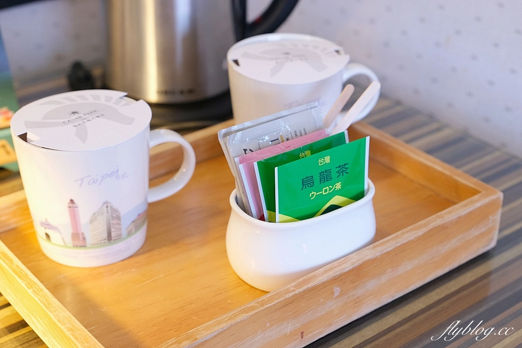 台北中正｜台北凱撒大飯店，台北車站正對面，樓下就是捷運站，交通便利美食林立 @飛天璇的口袋