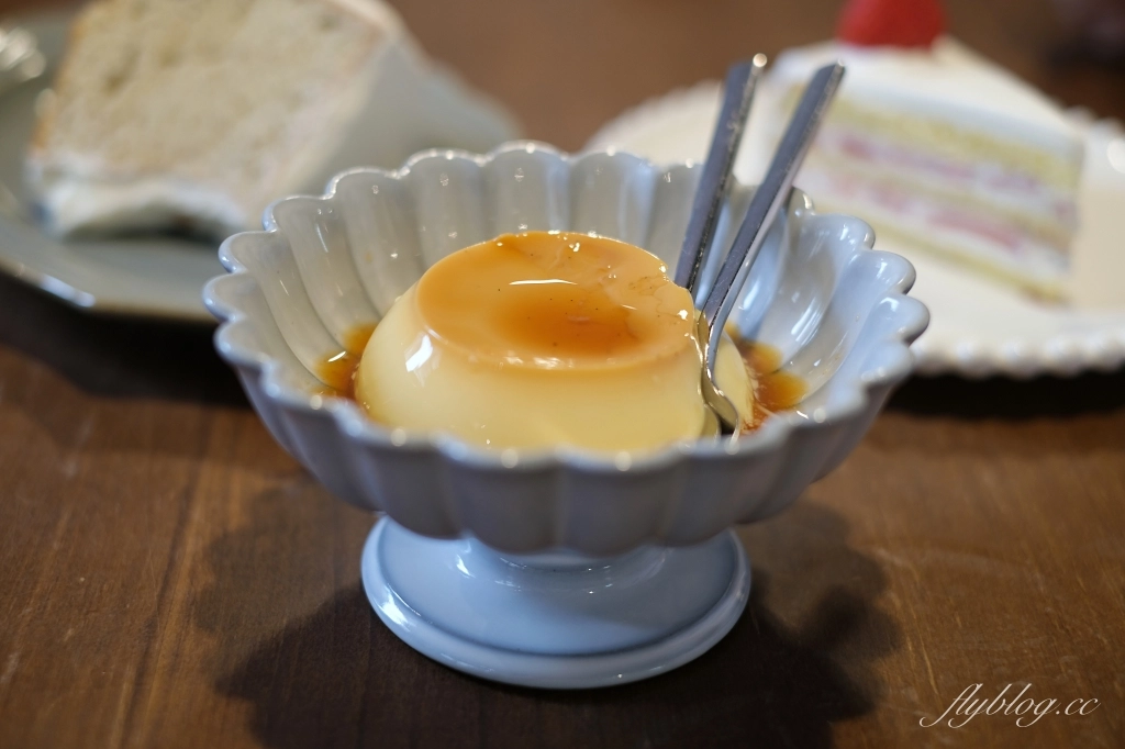 台中西區｜若草甜點店，隱身模範街商圈裡的甜點店，沒有招牌在IG卻是超人氣 @飛天璇的口袋