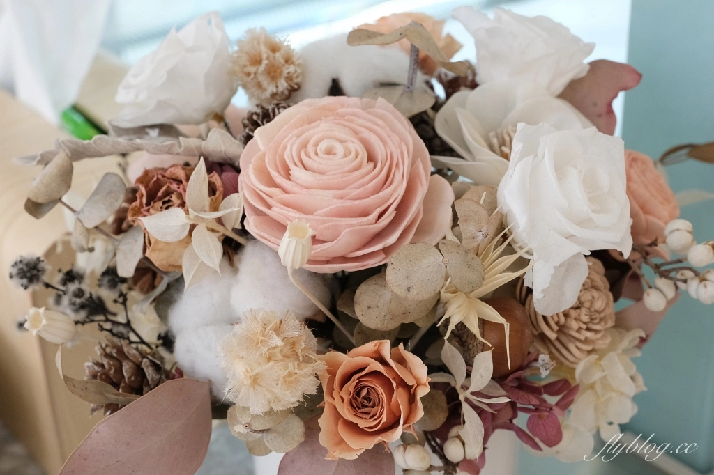 沐光樹手感蛋糕捲專賣店｜彰化秀水純白落地窗唯美咖啡館，不只是網美店咖啡和甜點也很有水準 @飛天璇的口袋