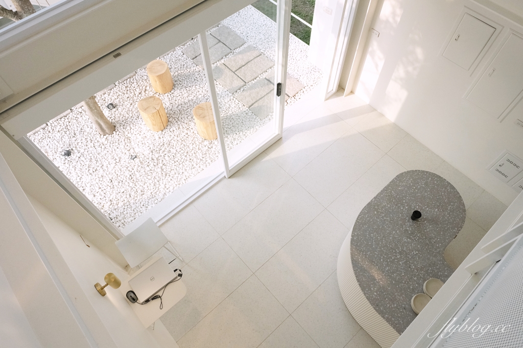 沐光樹手感蛋糕捲專賣店｜彰化秀水純白落地窗唯美咖啡館，不只是網美店咖啡和甜點也很有水準 @飛天璇的口袋