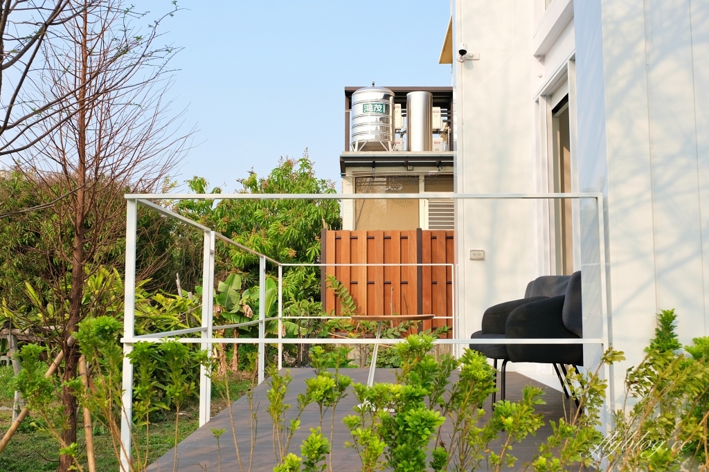 沐光樹手感蛋糕捲專賣店｜彰化秀水純白落地窗唯美咖啡館，不只是網美店咖啡和甜點也很有水準 @飛天璇的口袋