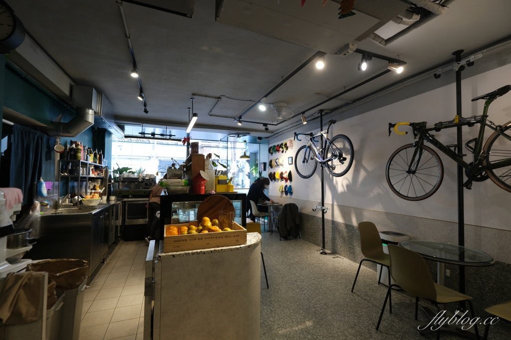 台中西區｜Terry Cafe 仁將咖啡．有各種口味的肉桂捲，台中美術館週邊咖啡館 @飛天璇的口袋