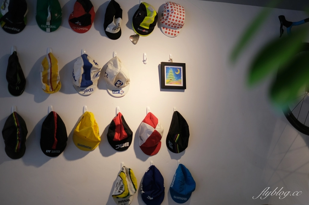 台中西區｜Terry Cafe 仁將咖啡．有各種口味的肉桂捲，台中美術館週邊咖啡館 @飛天璇的口袋