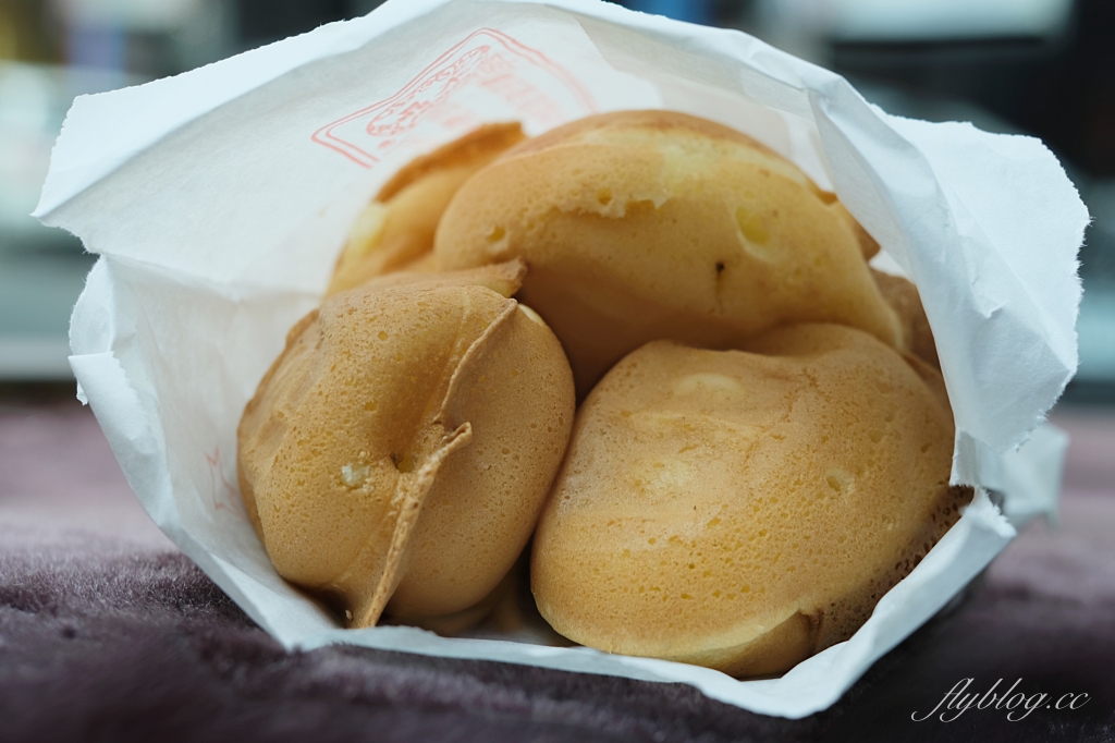 向上市場雞蛋糕｜樸實無華的銅板美食，吃的是一種懷舊的古早味 @飛天璇的口袋
