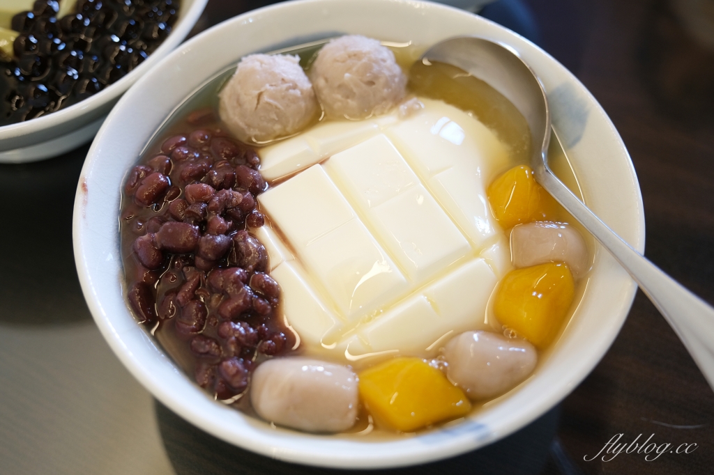 台中沙鹿|烏婆傳統甜品店.傳統冰品甜湯也很現代,沙鹿車站文青豆花甜品店 @飛天璇的口袋 台中沙鹿|烏婆傳統甜品店.傳統冰品甜湯也很現代,沙鹿車站文青豆花甜品店 @飛天璇的口袋