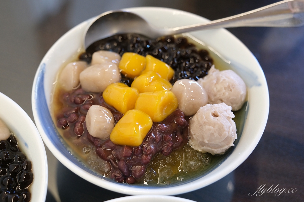 台中沙鹿|烏婆傳統甜品店.傳統冰品甜湯也很現代,沙鹿車站文青豆花甜品店 @飛天璇的口袋 台中沙鹿|烏婆傳統甜品店.傳統冰品甜湯也很現代,沙鹿車站文青豆花甜品店 @飛天璇的口袋