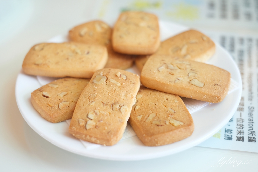 進昌咖啡烘焙館｜座落於大村田野間的巴洛克建築，在浪漫的黃色城堡喝咖啡 @飛天璇的口袋