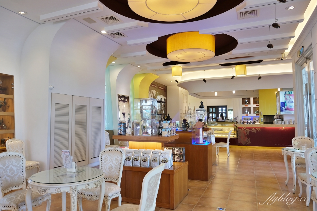 進昌咖啡烘焙館｜座落於大村田野間的巴洛克建築，在浪漫的黃色城堡喝咖啡 @飛天璇的口袋