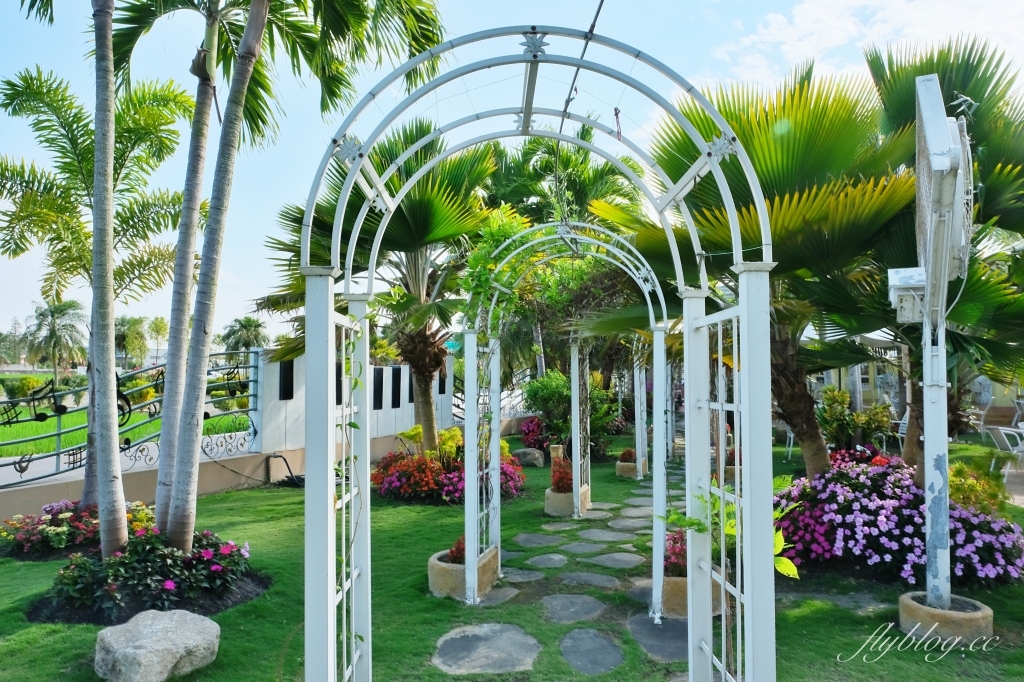 進昌咖啡烘焙館｜座落於大村田野間的巴洛克建築，在浪漫的黃色城堡喝咖啡 @飛天璇的口袋