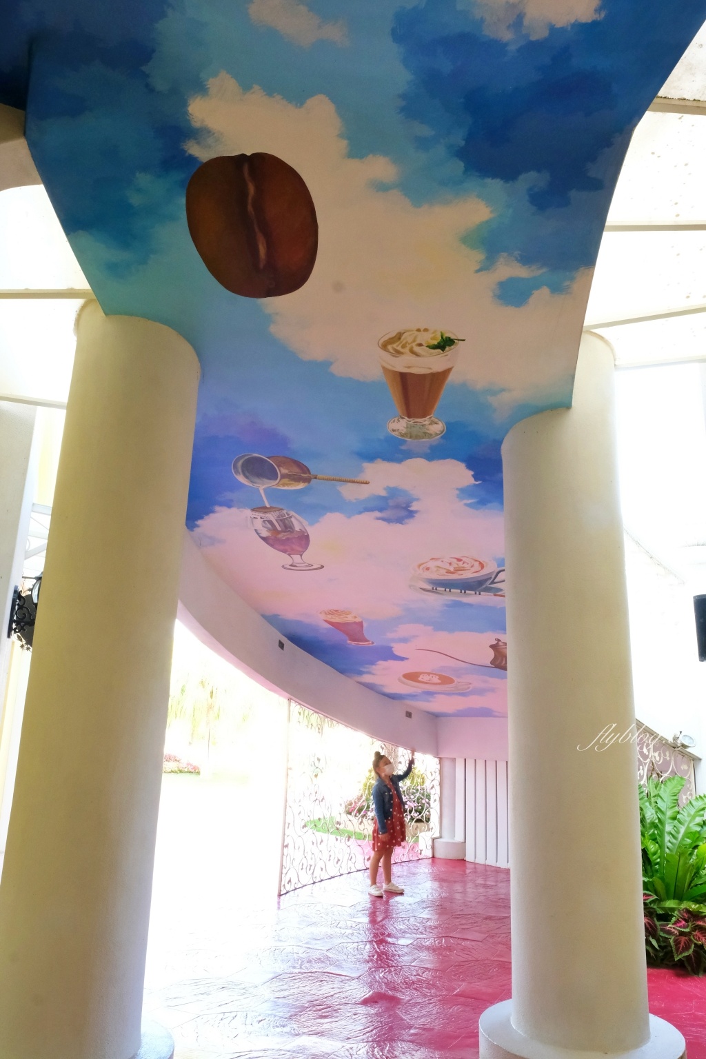 進昌咖啡烘焙館｜座落於大村田野間的巴洛克建築，在浪漫的黃色城堡喝咖啡 @飛天璇的口袋