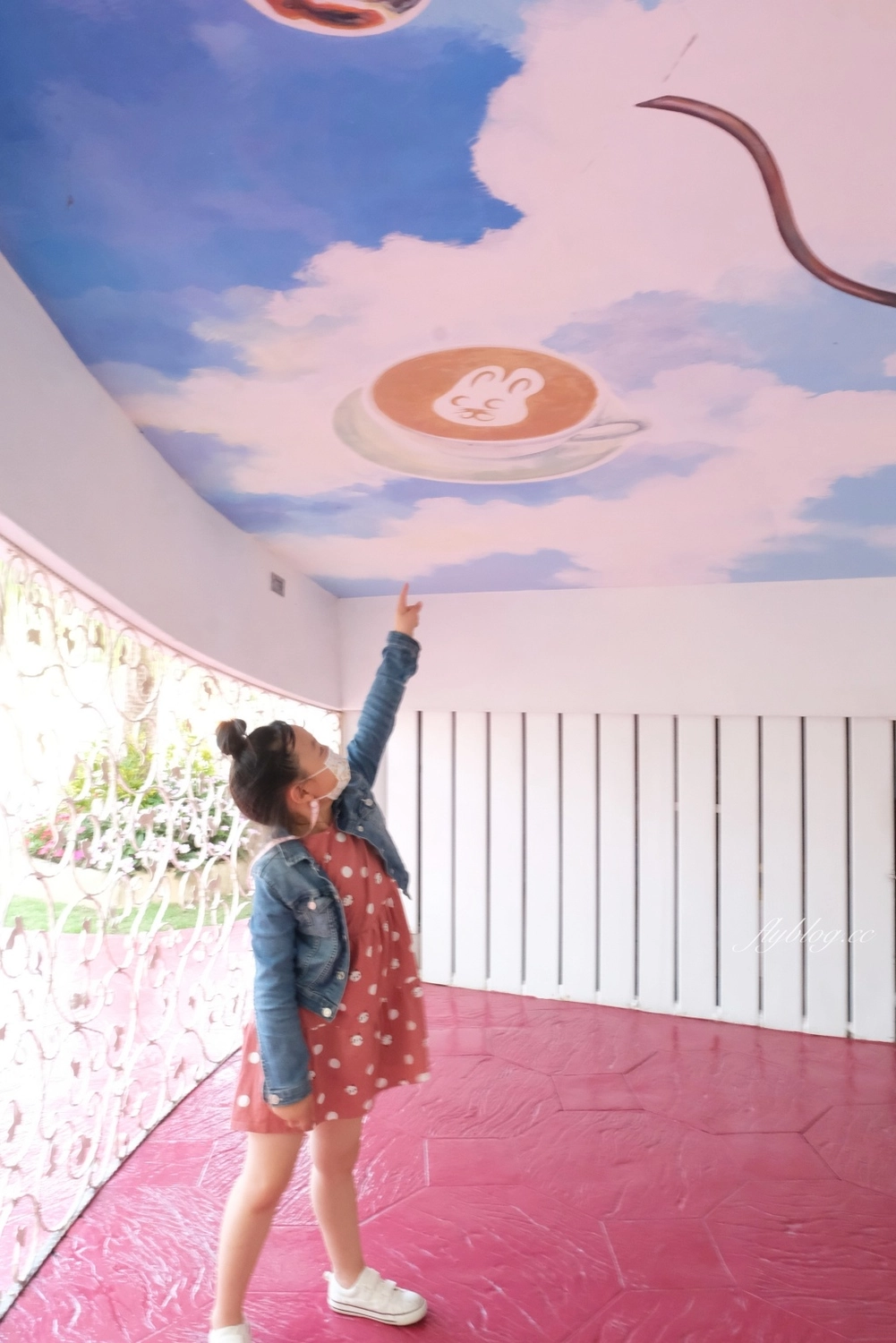 進昌咖啡烘焙館｜座落於大村田野間的巴洛克建築，在浪漫的黃色城堡喝咖啡 @飛天璇的口袋