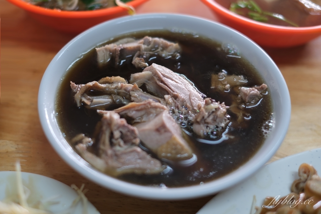 大村當歸鴨麵線｜大村超人氣縱貫線當歸鴨麵線，在地人從小吃到大的銅板美食 @飛天璇的口袋