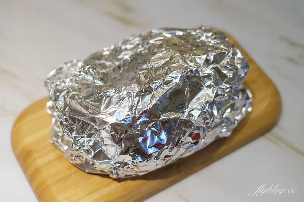 鐵腕食務所｜五星級飯店「威靈頓牛排」在家吃，一份390元原塊菲力重達4.5盎司 @飛天璇的口袋