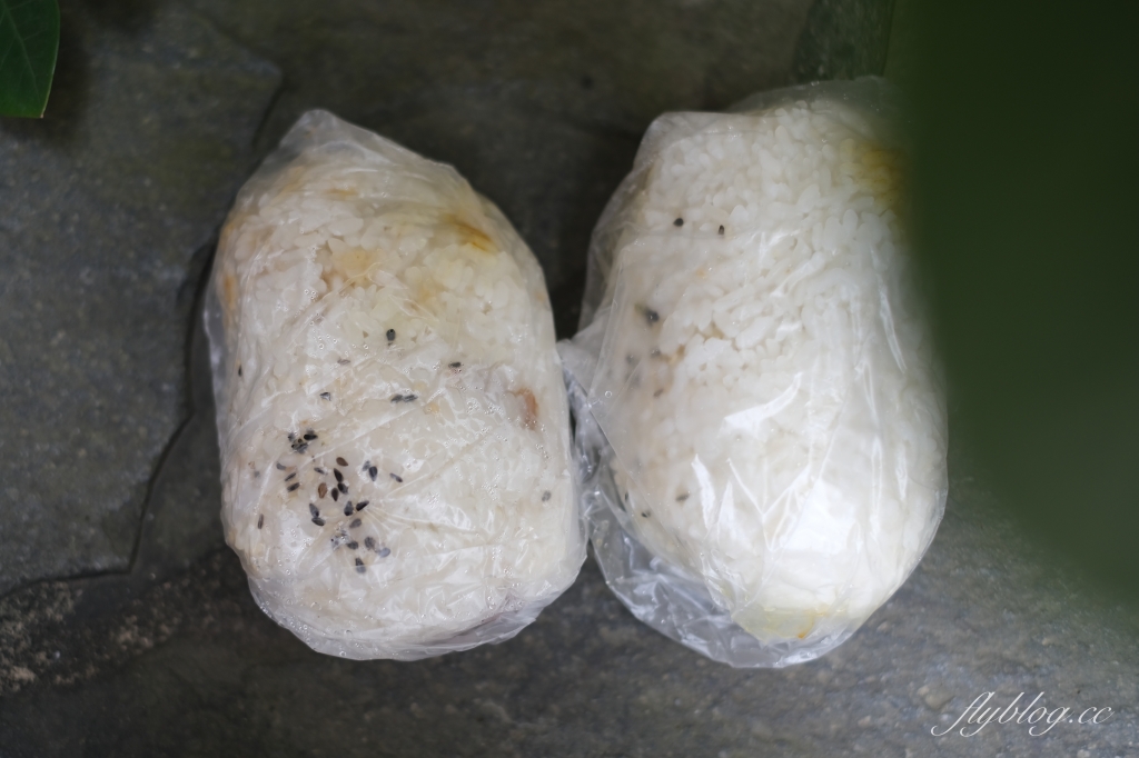 台中西屯｜青海路日式飯糰吐司，還有少見的厚蛋、卜肉和鮭魚口味 @飛天璇的口袋