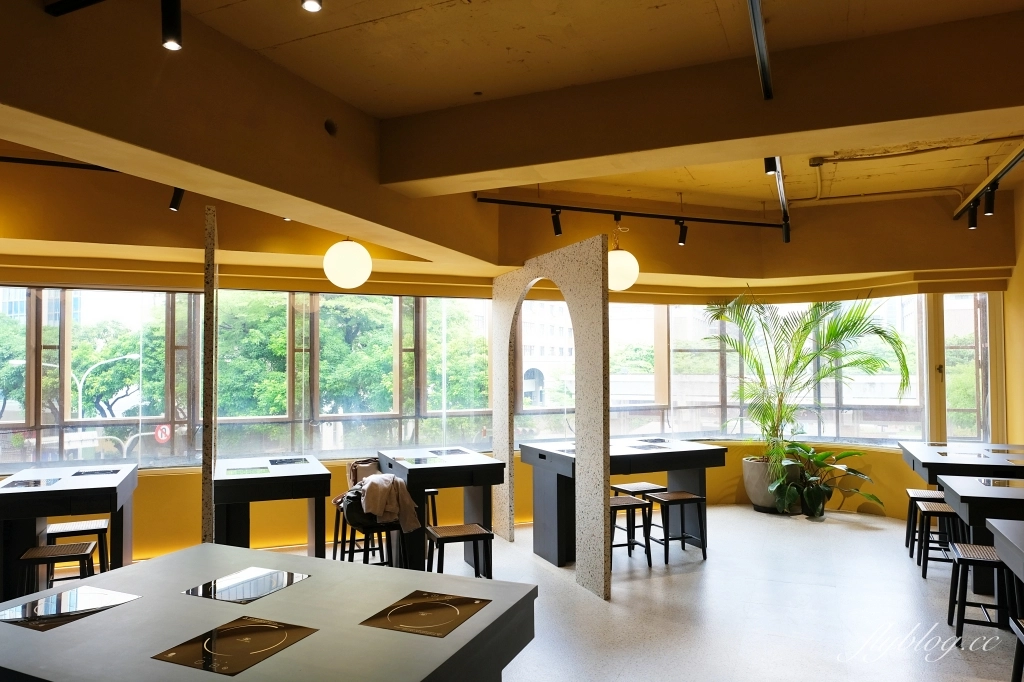 禾HER 小火鍋|188元起!Hun混最新平價小火鍋品牌,一中街超網美禾小火鍋店 @飛天璇的口袋 禾HER 小火鍋|188元起!Hun混最新平價小火鍋品牌,一中街超網美禾小火鍋店 @飛天璇的口袋