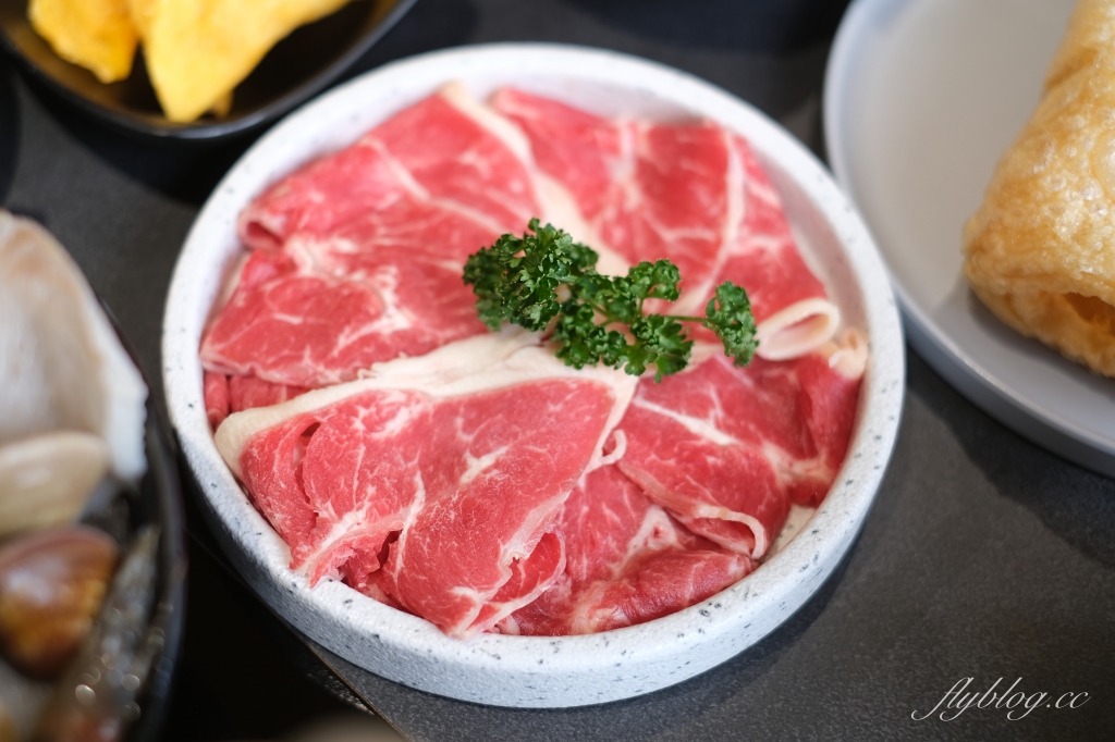 禾HER 小火鍋|188元起!Hun混最新平價小火鍋品牌,一中街超網美禾小火鍋店 @飛天璇的口袋 禾HER 小火鍋|188元起!Hun混最新平價小火鍋品牌,一中街超網美禾小火鍋店 @飛天璇的口袋