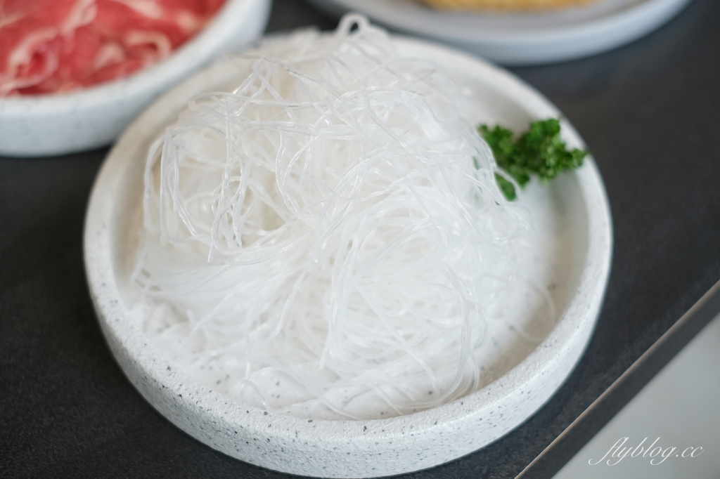 禾HER 小火鍋|188元起!Hun混最新平價小火鍋品牌,一中街超網美禾小火鍋店 @飛天璇的口袋 禾HER 小火鍋|188元起!Hun混最新平價小火鍋品牌,一中街超網美禾小火鍋店 @飛天璇的口袋