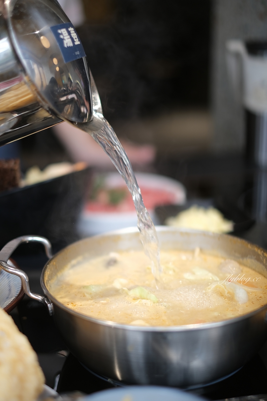 禾HER 小火鍋|188元起!Hun混最新平價小火鍋品牌,一中街超網美禾小火鍋店 @飛天璇的口袋 禾HER 小火鍋|188元起!Hun混最新平價小火鍋品牌,一中街超網美禾小火鍋店 @飛天璇的口袋