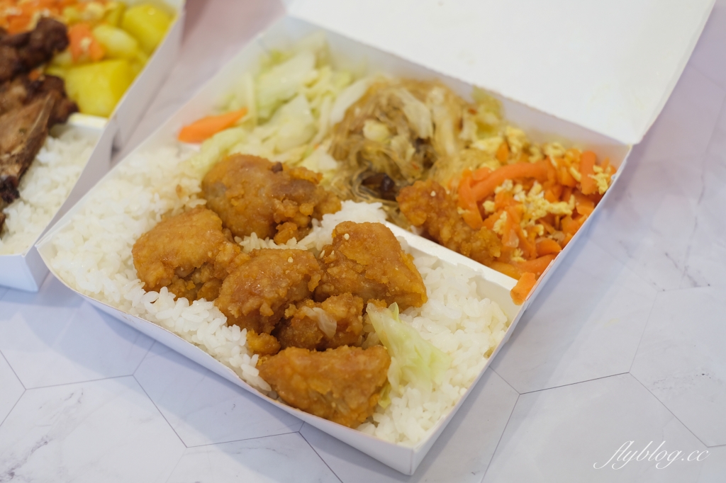 正忠排骨便當｜每天大排長龍的正忠排骨，老饕推薦必點便當口味？(附菜單) @飛天璇的口袋
