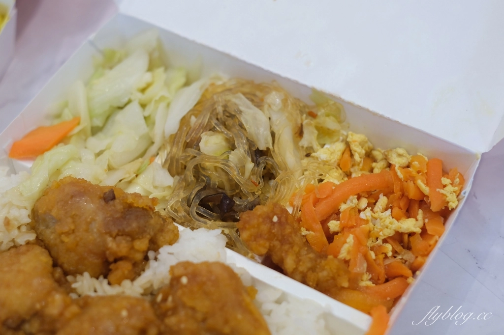 正忠排骨便當｜每天大排長龍的正忠排骨，老饕推薦必點便當口味？(附菜單) @飛天璇的口袋