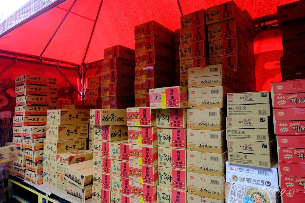 石龍宮｜南投中寮泡麵土地公廟，24小時營業的土地公廟 @飛天璇的口袋