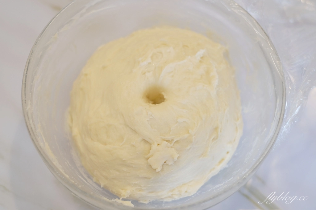 吐司食譜｜生吐司的做法｜免揉麵糰！用冷藏發酵法做生吐司，生吐司食材比例分享 @飛天璇的口袋