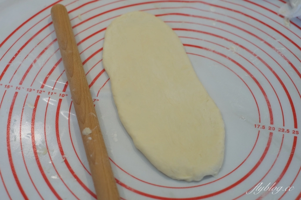 吐司食譜｜生吐司的做法｜免揉麵糰！用冷藏發酵法做生吐司，生吐司食材比例分享 @飛天璇的口袋