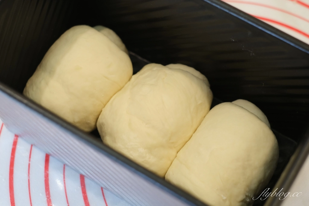 吐司食譜｜生吐司的做法｜免揉麵糰！用冷藏發酵法做生吐司，生吐司食材比例分享 @飛天璇的口袋