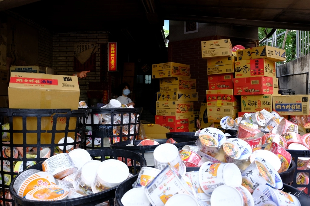 石龍宮｜南投中寮泡麵土地公廟，24小時營業的土地公廟 @飛天璇的口袋