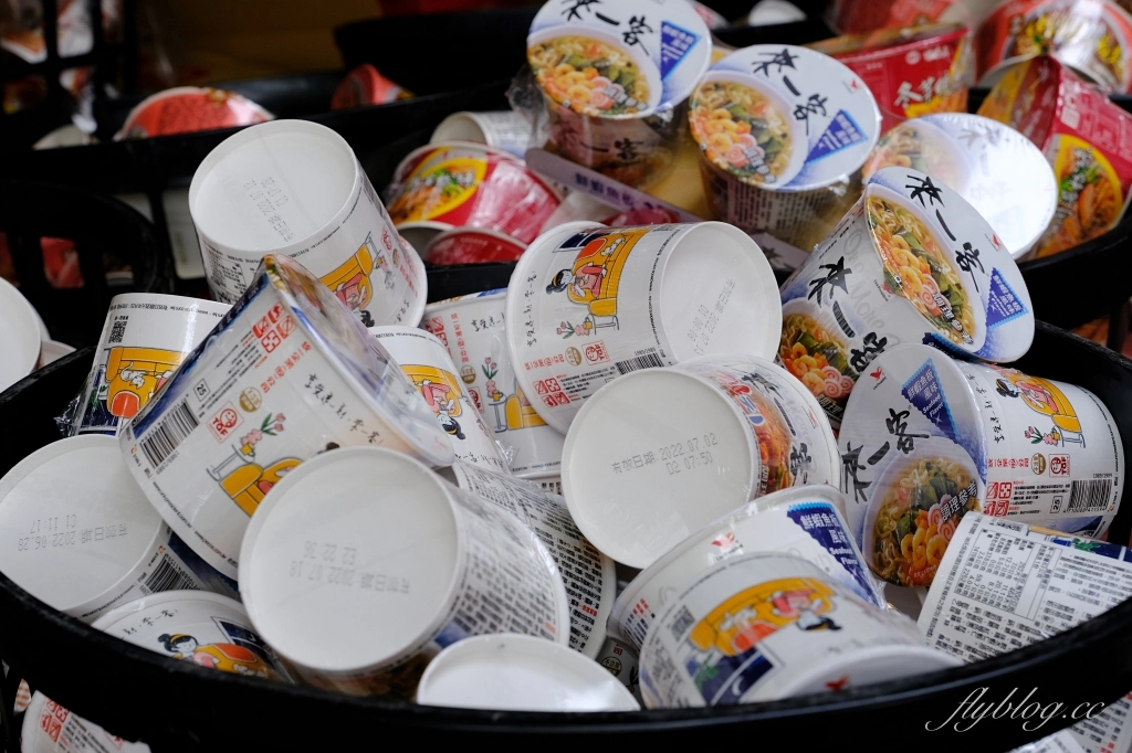 石龍宮｜南投中寮泡麵土地公廟，24小時營業的土地公廟 @飛天璇的口袋