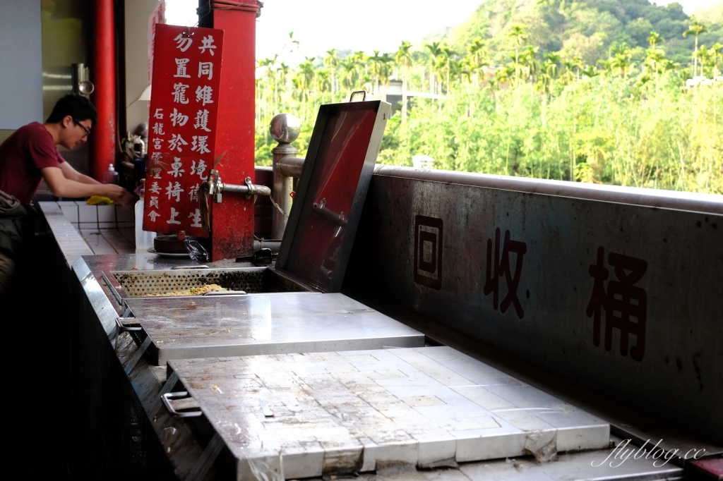 石龍宮｜南投中寮泡麵土地公廟，24小時營業的土地公廟 @飛天璇的口袋