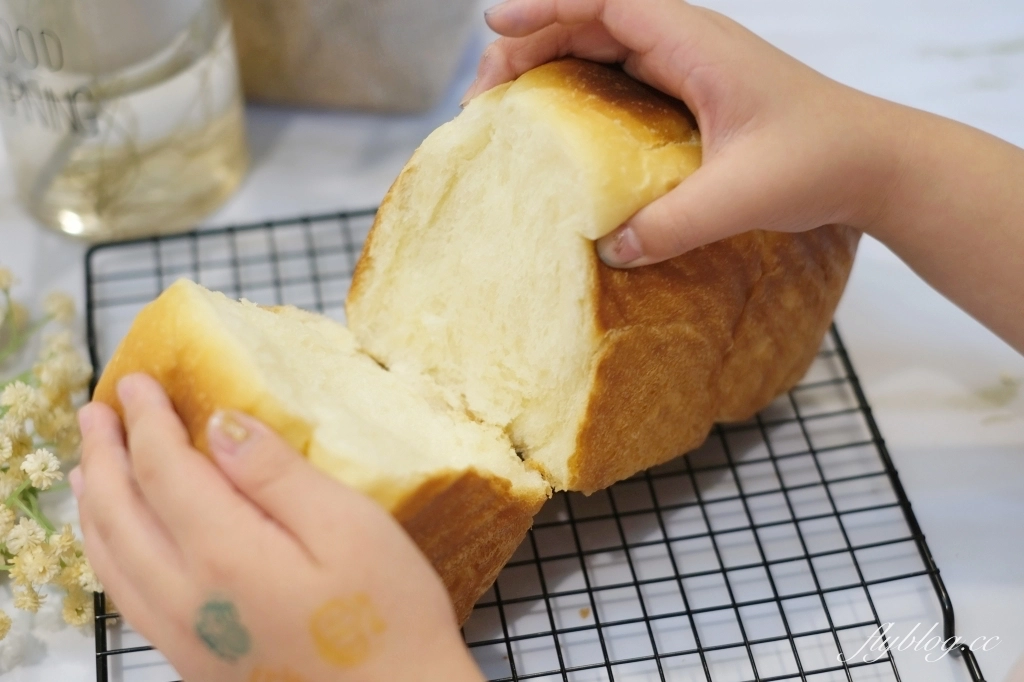 吐司食譜｜生吐司的做法｜免揉麵糰！用冷藏發酵法做生吐司，生吐司食材比例分享 @飛天璇的口袋