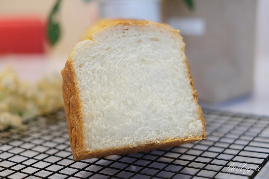 吐司食譜｜生吐司的做法｜免揉麵糰！用冷藏發酵法做生吐司，生吐司食材比例分享 @飛天璇的口袋