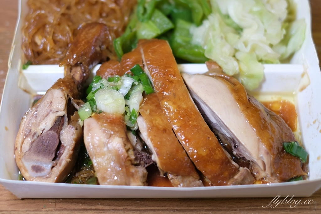 台中西屯｜食為大港式燒臘，浮誇系便當！料多到白飯都裝不下的，西屯路超人氣燒臘便當 @飛天璇的口袋