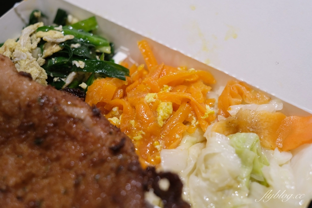 正忠排骨便當｜每天大排長龍的正忠排骨，老饕推薦必點便當口味？(附菜單) @飛天璇的口袋