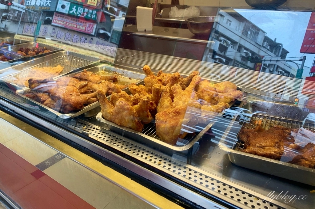 正忠排骨便當｜每天大排長龍的正忠排骨，老饕推薦必點便當口味？(附菜單) @飛天璇的口袋