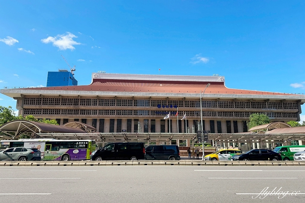 台北中正｜台北凱撒大飯店，台北車站正對面，樓下就是捷運站，交通便利美食林立 @飛天璇的口袋