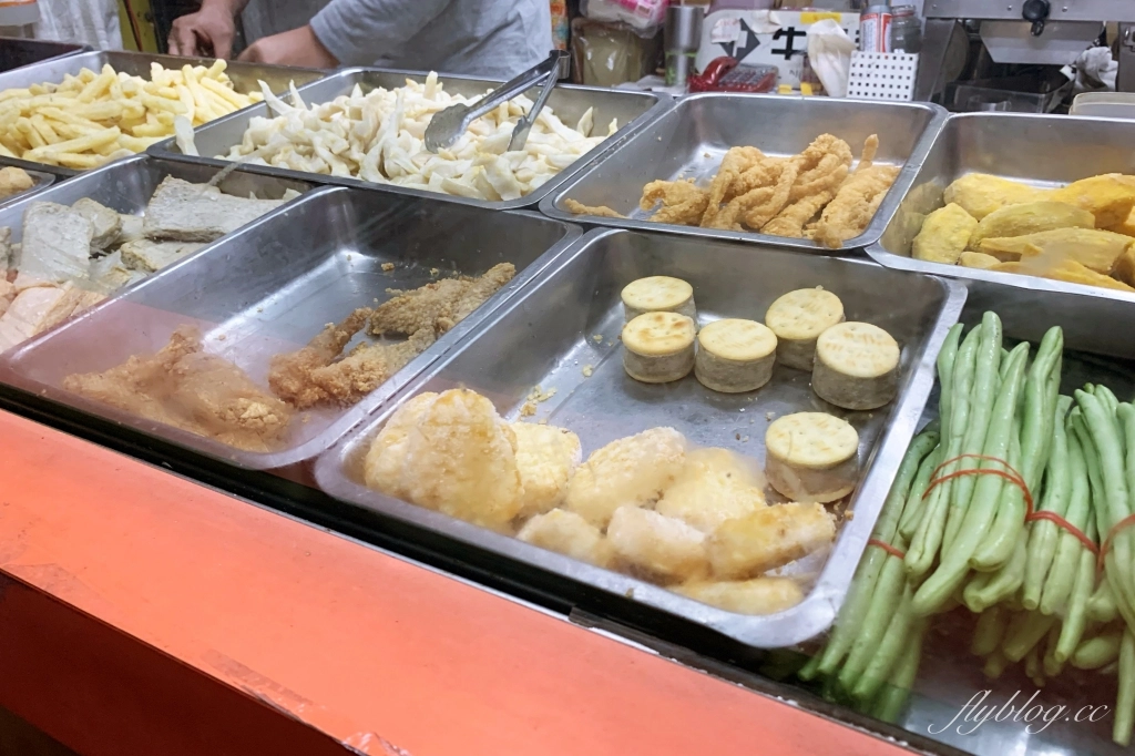 台串北區｜胖子雞丁．一中街老字號胖子雞排店，學生時代最愛的邪惡美食 @飛天璇的口袋