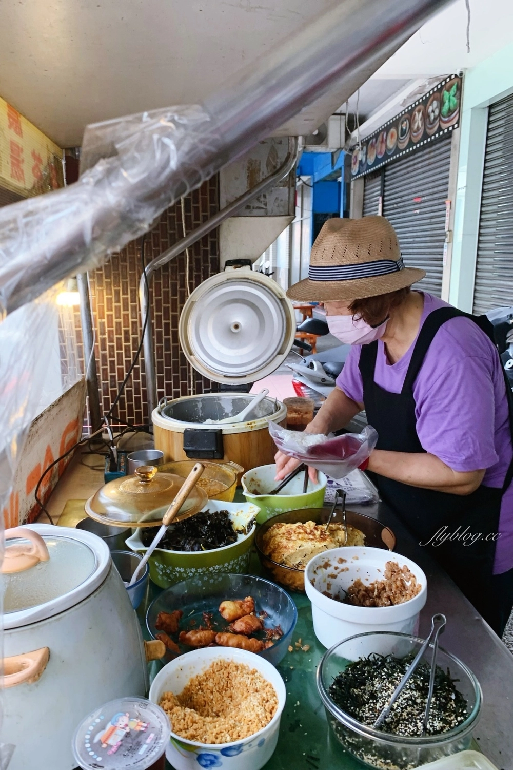 台中西屯｜青海路日式飯糰吐司，還有少見的厚蛋、卜肉和鮭魚口味 @飛天璇的口袋