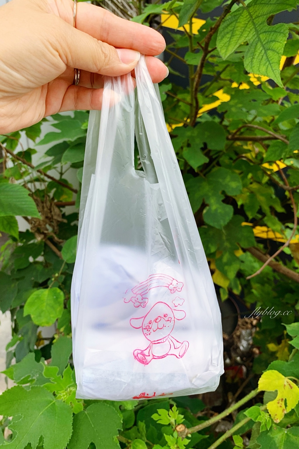 台中西屯｜青海路日式飯糰吐司，還有少見的厚蛋、卜肉和鮭魚口味 @飛天璇的口袋