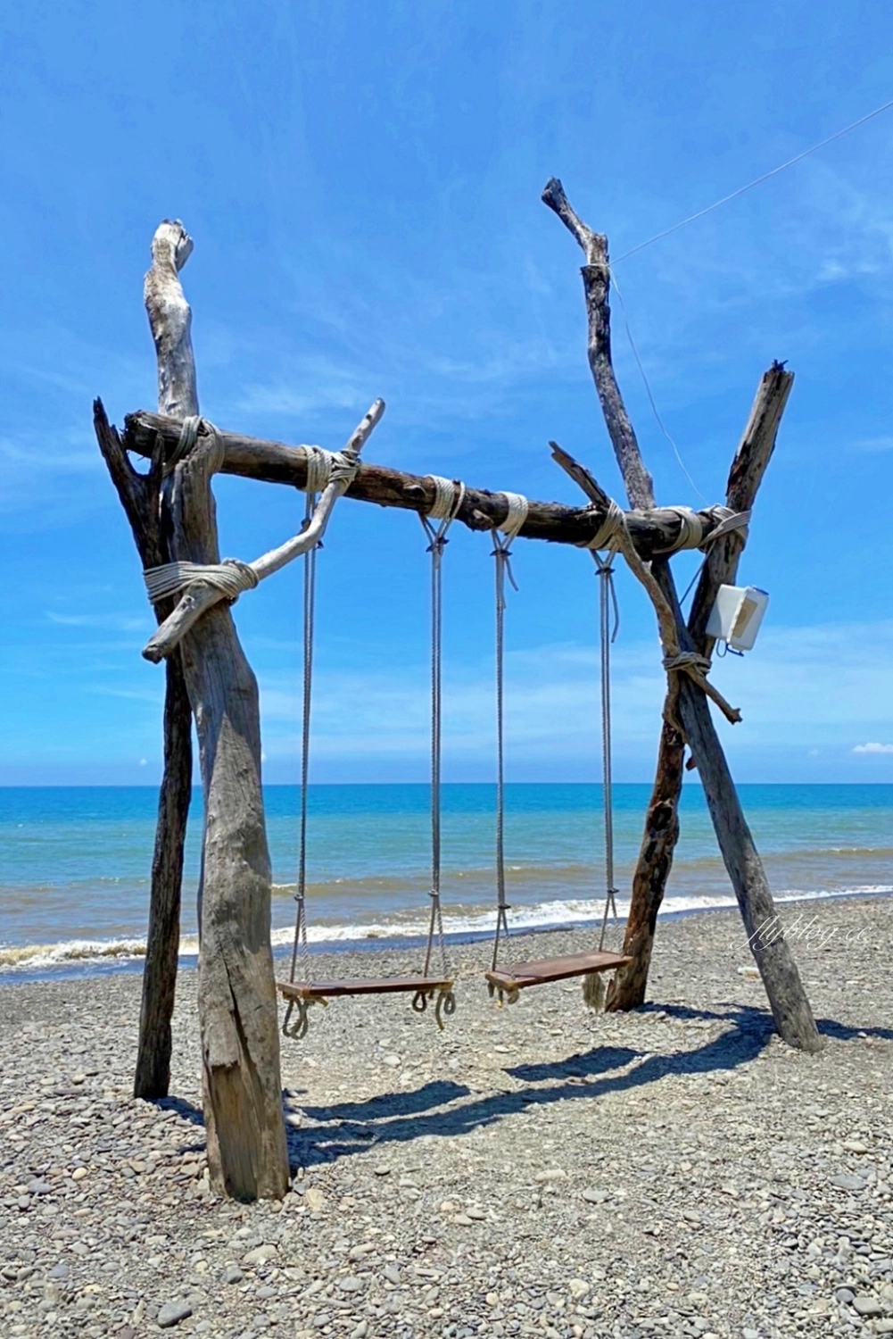 屏東枋山|品味軒休息站,前往墾丁路上的免費休息站,屏鵝公路上的網美景點,天空之鏡、網美鞦韆、椰林草屋 @飛天璇的口袋 屏東枋山|品味軒休息站,前往墾丁路上的免費休息站,屏鵝公路上的網美景點,天空之鏡、網美鞦韆、椰林草屋 @飛天璇的口袋